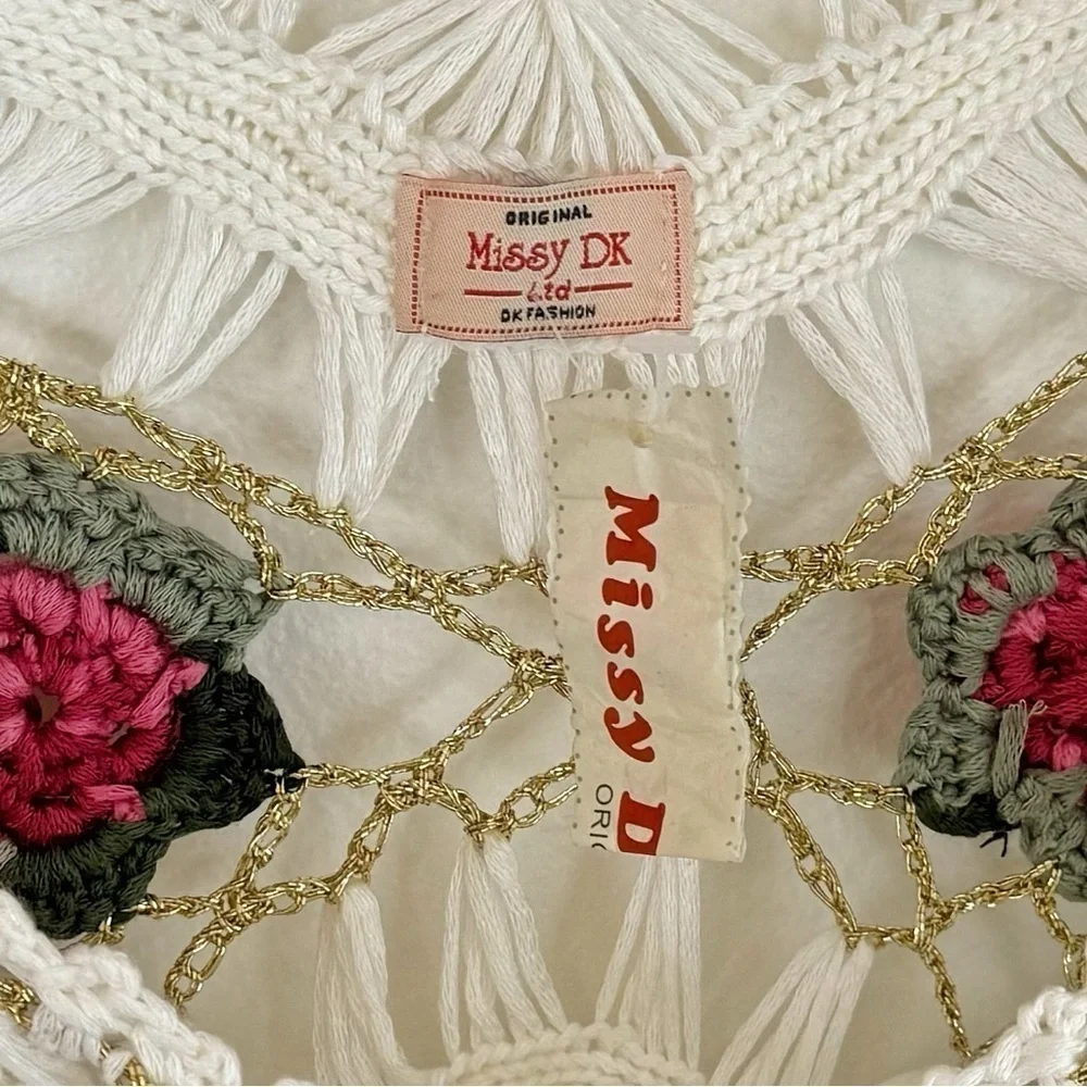 NWT! VINTAGE 60's DK FASHION Women's Crochet Floral Blouse Gold Detailing MISSY - Picture 2 of 5